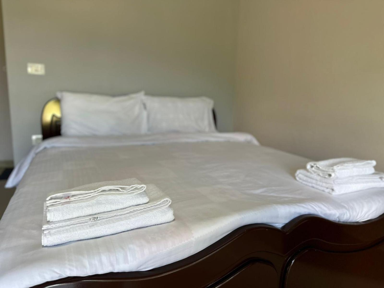Hotel Restaurant Aleksander Korce Ngoại thất bức ảnh