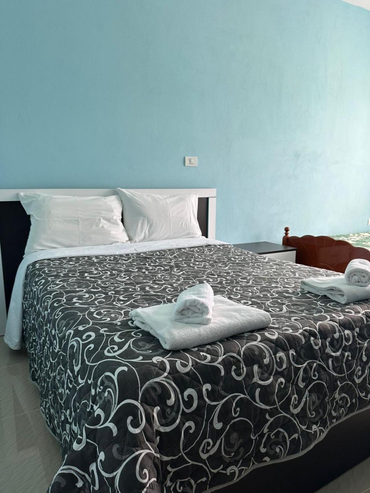 Hotel Restaurant Aleksander Korce Ngoại thất bức ảnh