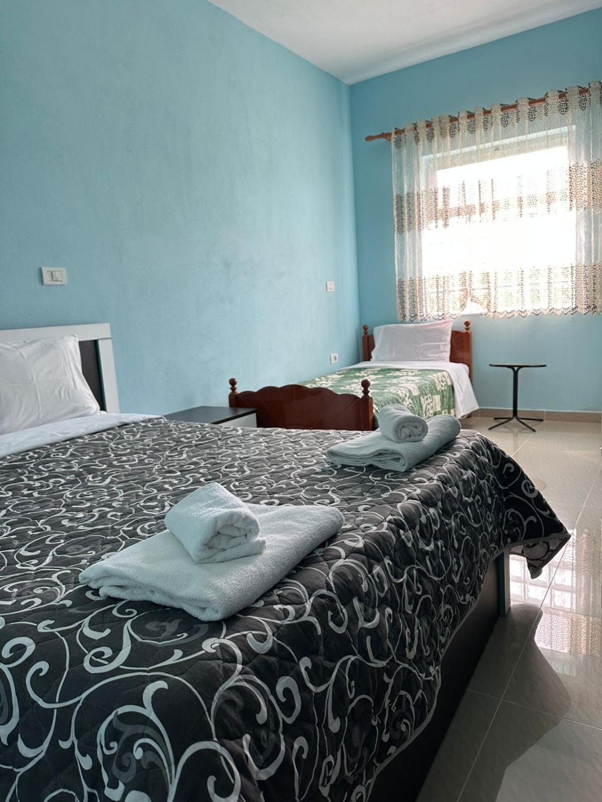 Hotel Restaurant Aleksander Korce Ngoại thất bức ảnh